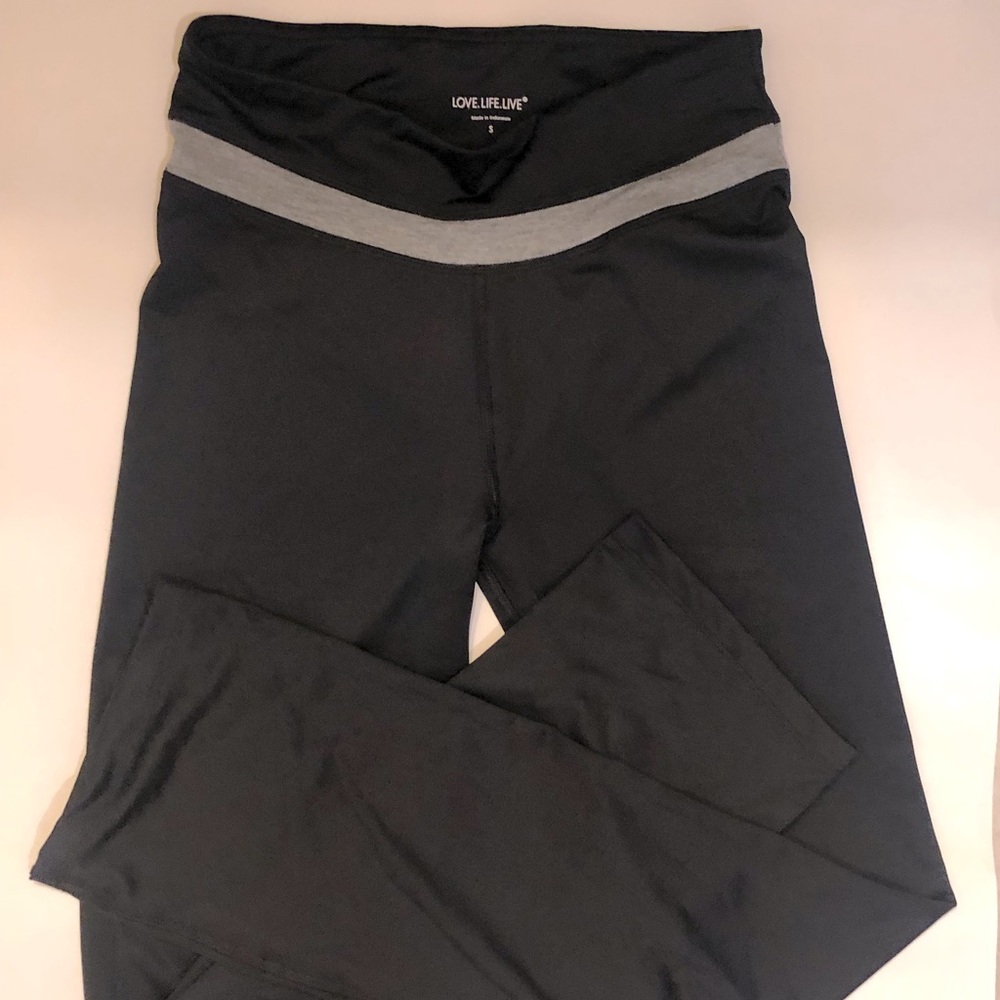Love Life Live black yoga pants size S